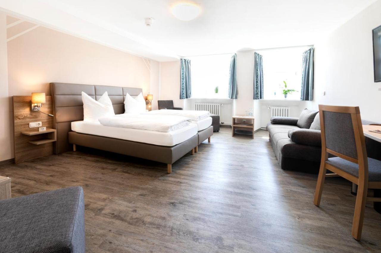Hotelgasthof Bayerischer Hof Sulzbach-Rosenberg Buitenkant foto